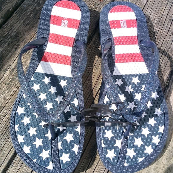 Patriots Wave Zone - Picture 1 of 4